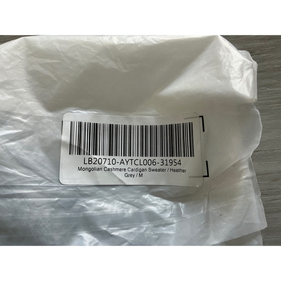 Quince Mongolian Cashmere Cardigan Sweater Medium Heather Grey NWT - Picture 4 of 7